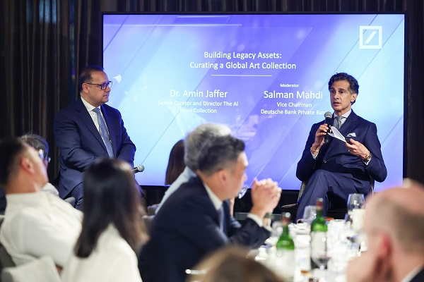 Salman Mahdi, Deutsche Bank Private Bank Vice Chairman (left) discusses the curation of art collections with Dr Amin Jaffer of the Al Thani Collection